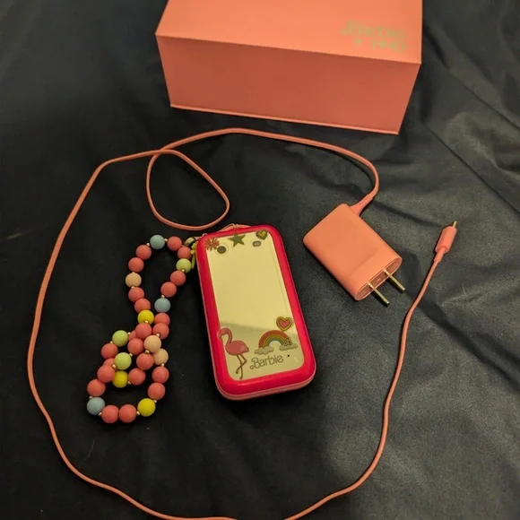 Barbie Flip Phone - Picture 2 of 6